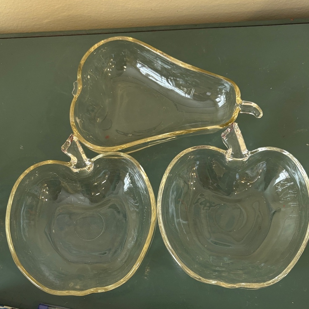 Vintage Glass Apple & Pear Setting Dishes from Hazel Atlas ‘Orchard’ Paatern.